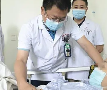 肝包虫病这种病在武汉十分罕见在牧区更为多见