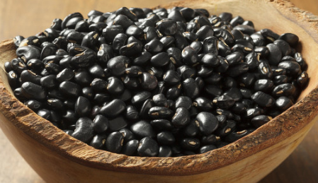 黑豆中含有丰富的蛋白质维生素矿物质等多种有效成分