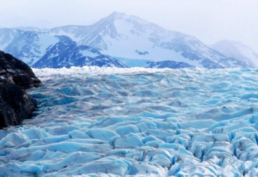 科学家发现南极洲冰层下隐藏着巨大的秘密