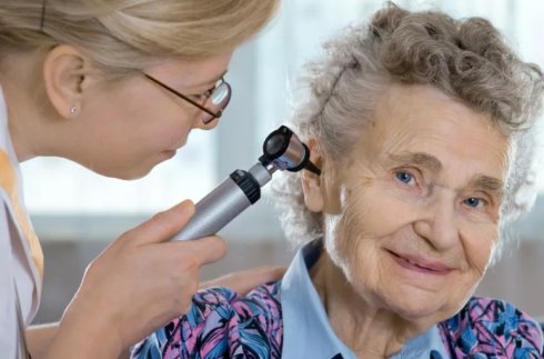 听力损失与老年人的精神身体和社交疾病有关