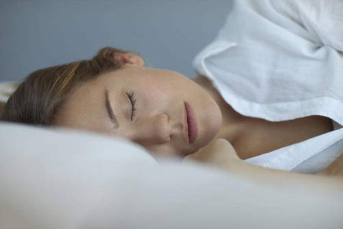 立场声明突出了睡眠对医生自我保健的重要性
