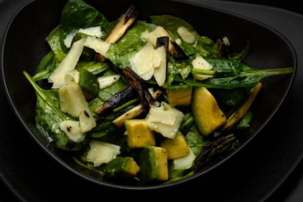 食用绿叶蔬菜沙拉可改善绝经后的心血管健康