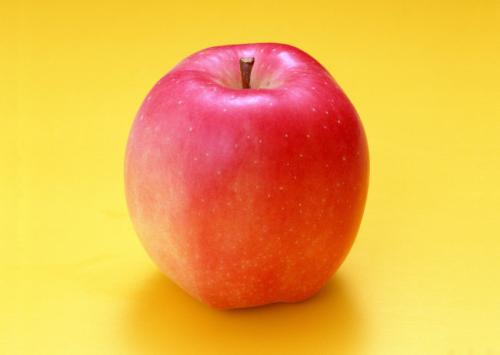 每天一个苹果可能有助于避免更年期症状