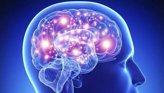 在大脑中可以检测到的淀粉样斑块形成之前或同时 可能会发生细微的思维和记忆差异