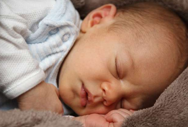 研究表明 婴儿的睡眠问题可能预示着青少年的精神疾病