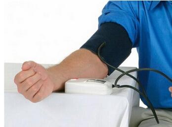 社区卫生工作者主导的护理改善了高血压患者的血压控制