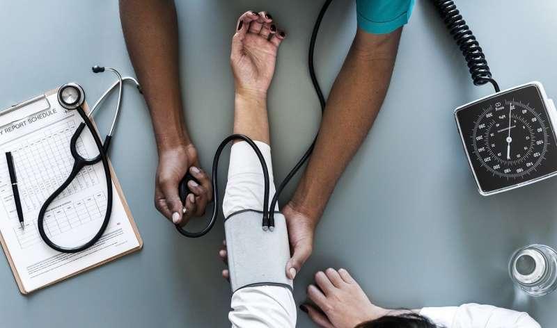 医生的存在如何改变血压读数