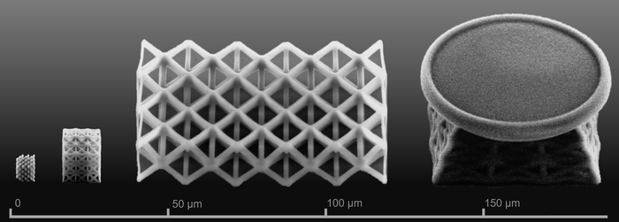纳米晶格从 3D 打印机流出