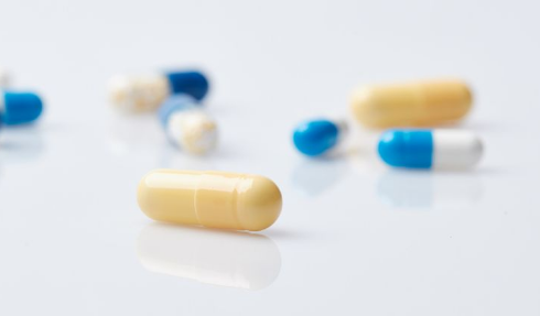 肝炎药物增加抗生素效力并限制抗生素耐药性