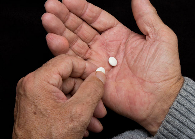 每天服用小剂量的阿斯匹林并不是老年人的万灵药