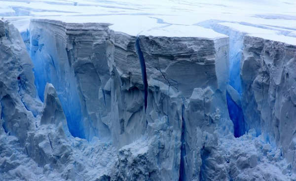 在南极洲的冰 迷失的有趣的证据