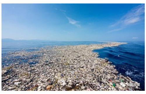 大太平洋垃圾填埋场内漂浮着超过7.9万吨海洋塑料