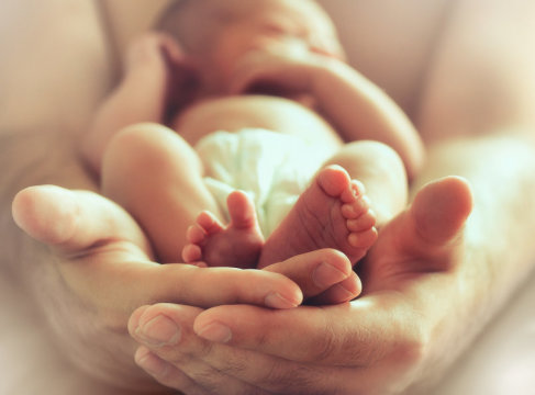 研究报告称 年龄较大的父亲与出生风险增加有关
