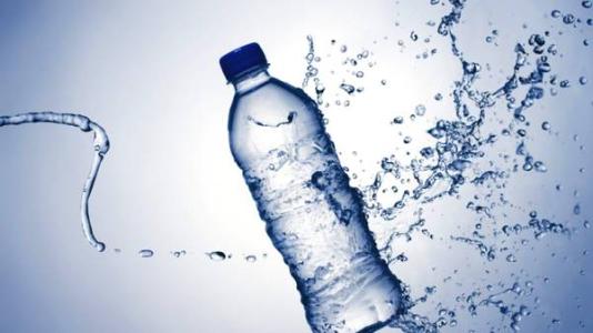 瓶装水广告活动针对深层心理脆弱性