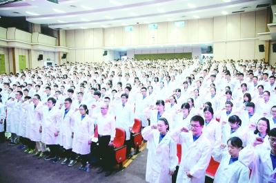 研究人员认为移情是医学院入学的一个因素
