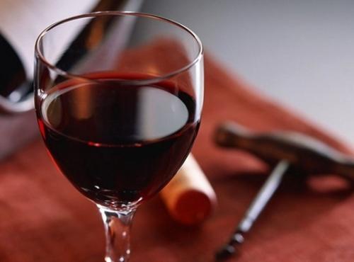 为什么一些红葡萄酒味道比较干