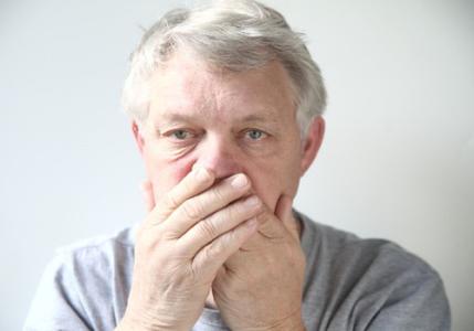报告发现很少有老年人正在进行常规记忆检查