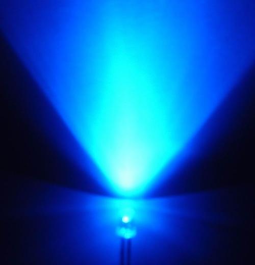 科学家认为蓝光可能不会像我们最初想象的那样破坏我们的睡眠方式