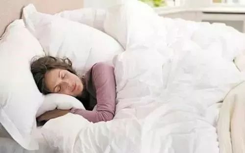 每晚睡超过九个小时中风的风险可能更高