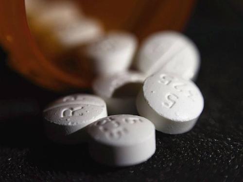 阿片类相关的心脏骤停患者不同于其他心脏骤停