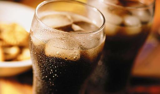 研究表明饮用碳酸饮料可能会增加体重
