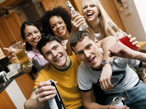 高密度的酒精出口和广告影响青少年饮酒