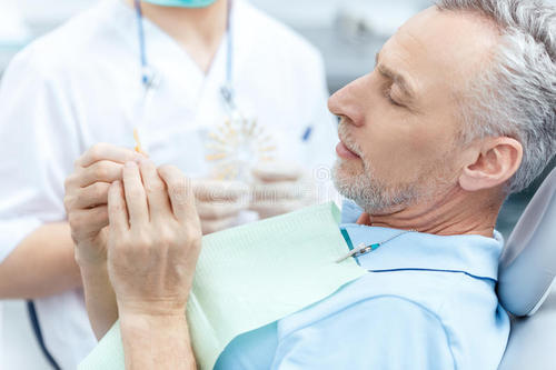 WVU和NIOSH研究预防牙科专业人员肺病的方法