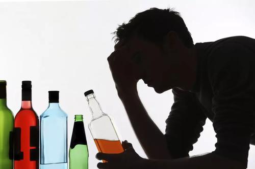 酒精会对饮酒者以外的人造成重大伤害