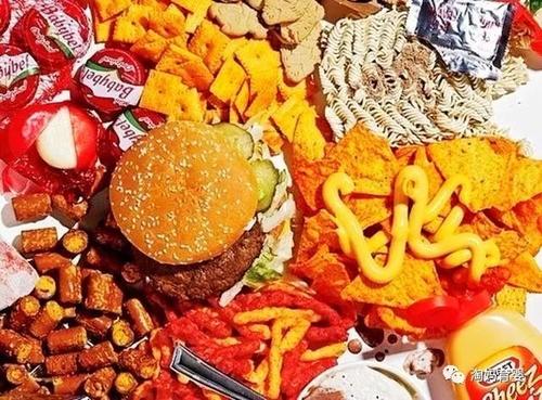 在压力下吃垃圾食品更有可能导致体重增加